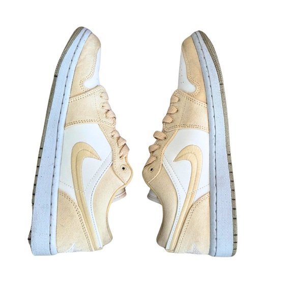 Nike Women’s Air Jordan 1 Low SE FN3722-701 Beige Sneakers Size 8 EUC - Picture 3 of 7